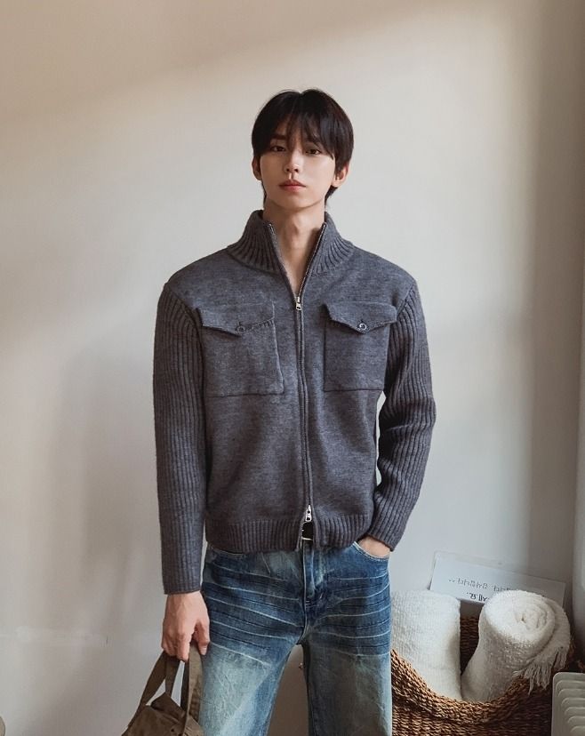 Horin Pocket Semi-Crop Knit Zip-Up