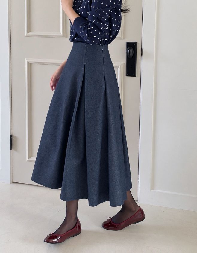 Moel Round Neck Dot Knit Cardigan