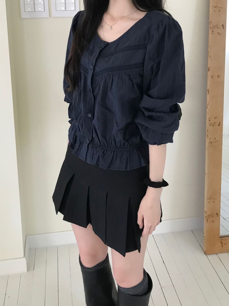 Lucy Frill Blouse (2 colors)