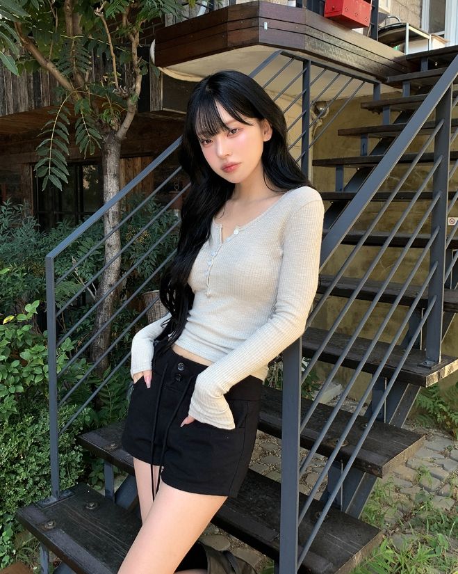 Kaen Button Slim Ribbed Long Sleeve