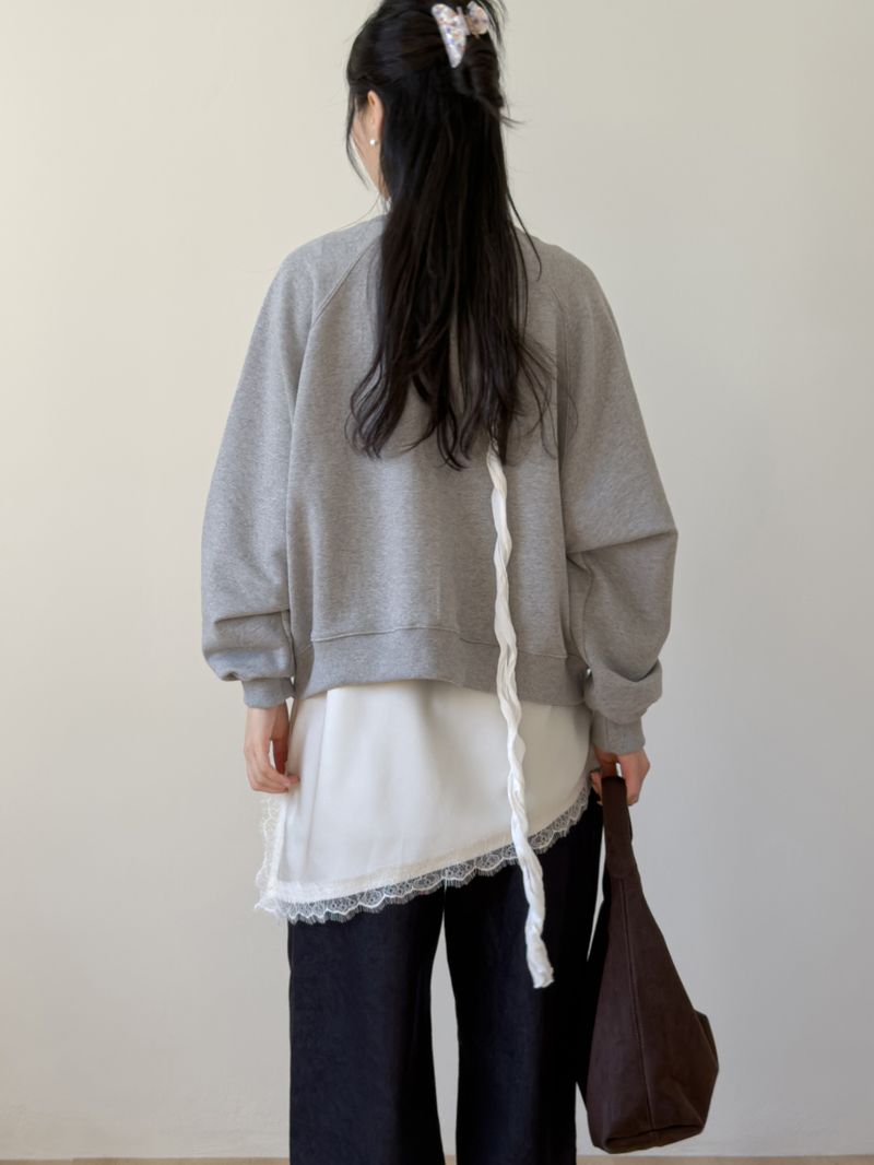 Avang V-Neck Raglan Sweatshirt