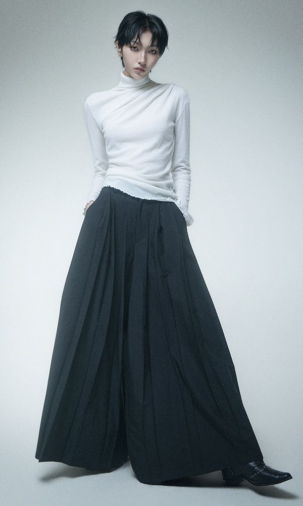 Wide pleated Skirt pants Black