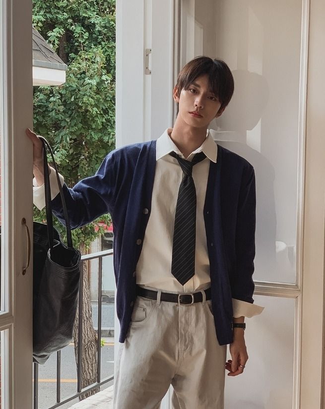 Rodent Basic V-neck Knit Cardigan