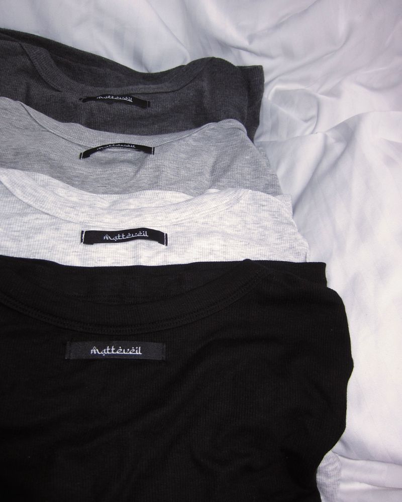 Ease Round Long Tee