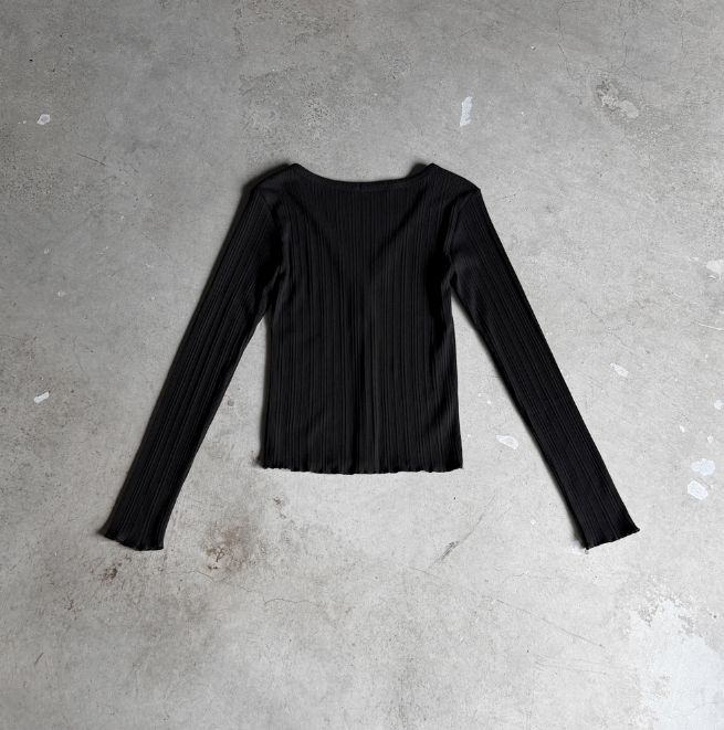 Noir Button Ribbed Tee