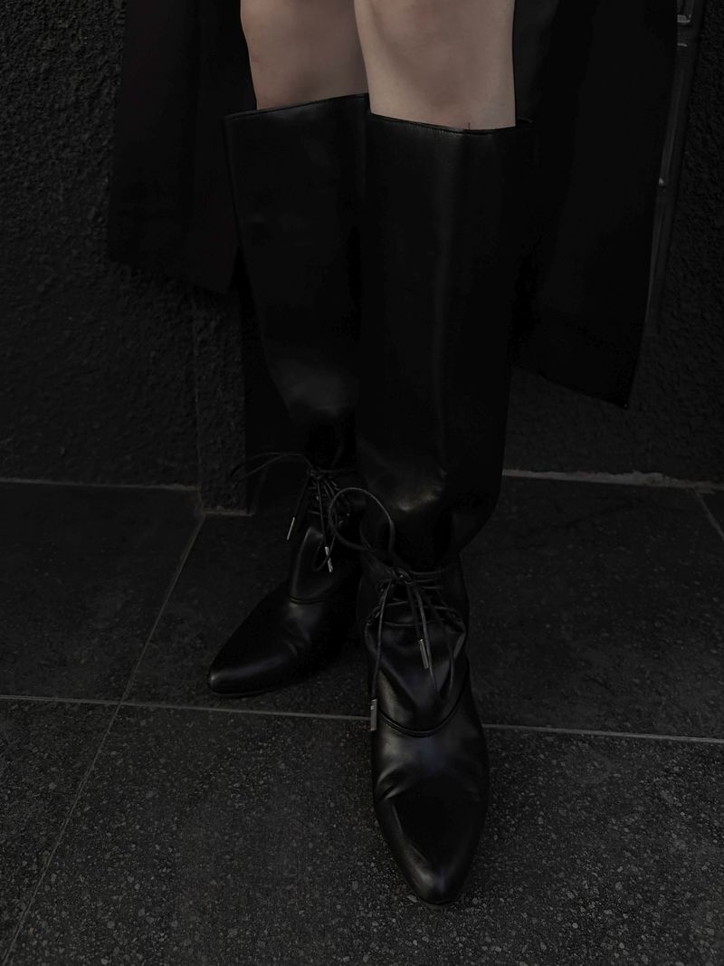 pointed lace-up string long boots