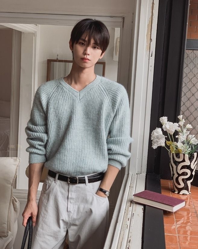 Claire V-neck Mohair Knit