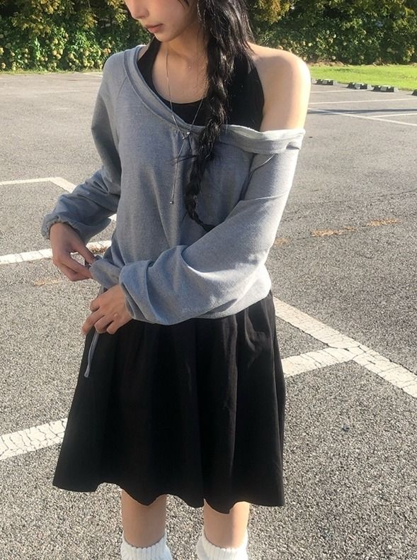 Tyron Round Off-Shoulder Strap Sweatshirt