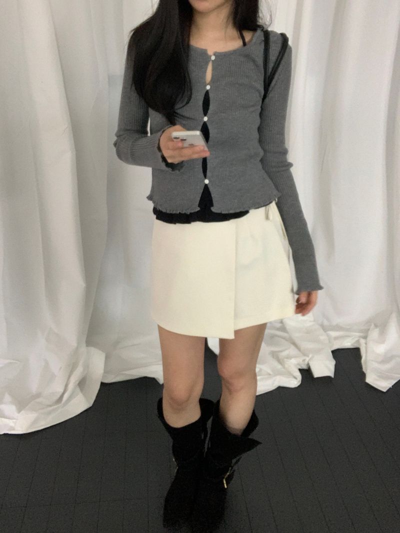 Tviche Round Neck Frill Button Cardigan