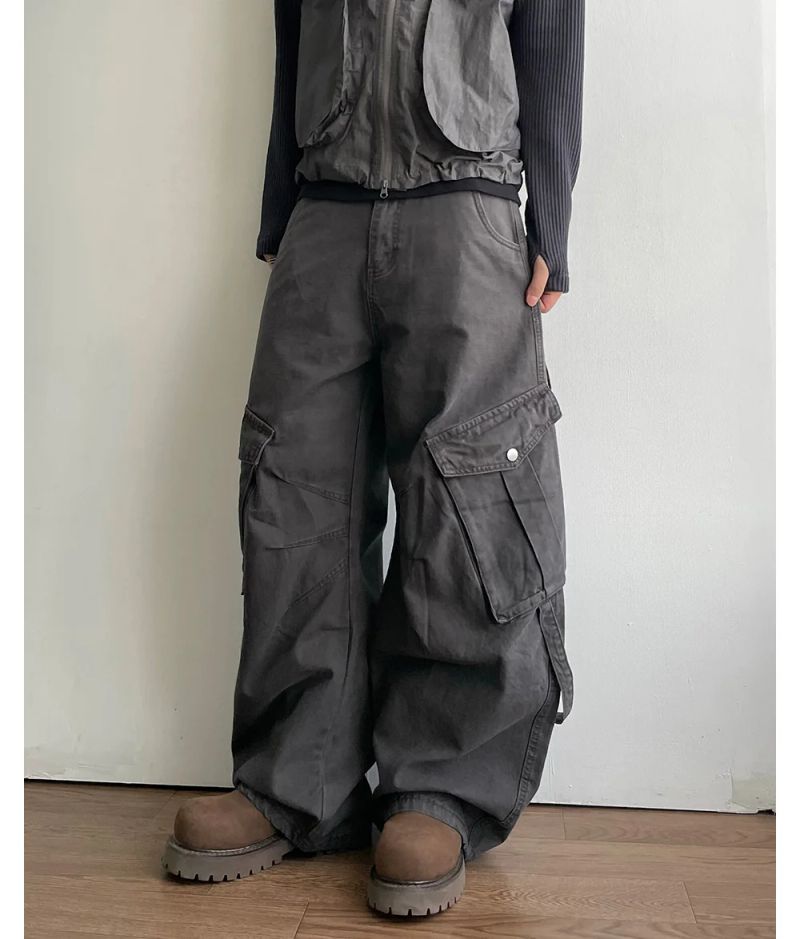 IDF（アイディーエフ）の「ストラップ ウォッシュド カーゴ パンツ（パンツ）」