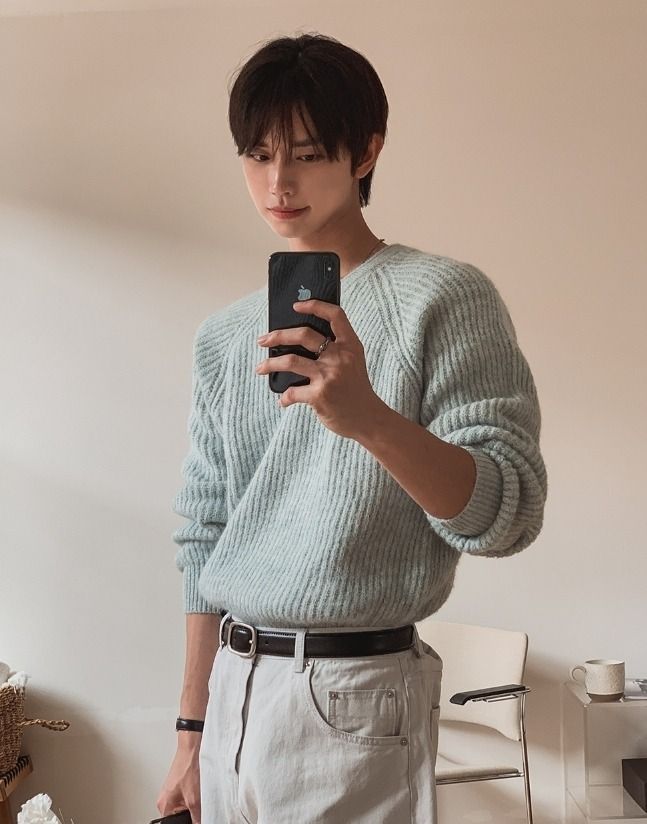 Claire V-neck Mohair Knit