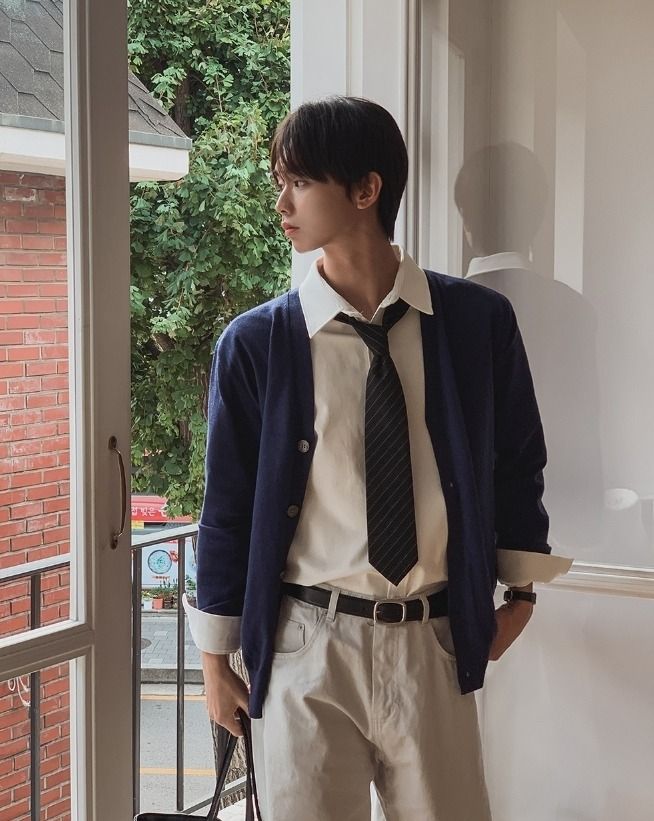 Rodent Basic V-neck Knit Cardigan