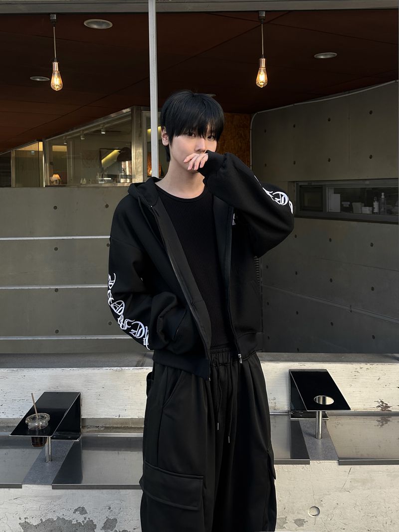 Wayne Lettering Hood Zip-up