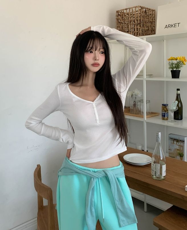 Sorbet Button V-neck Long Sleeve