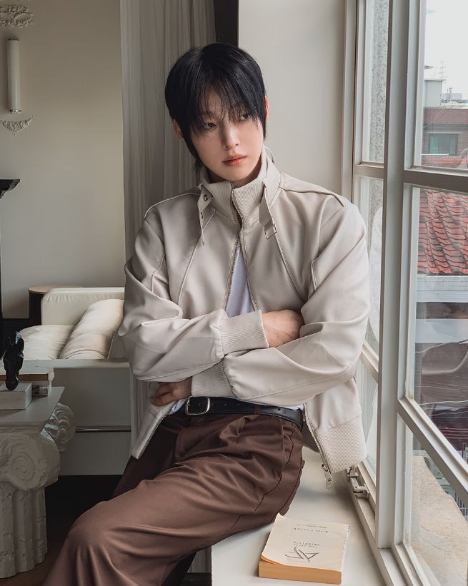 Kanden Belt High-Neck Leather Blouson