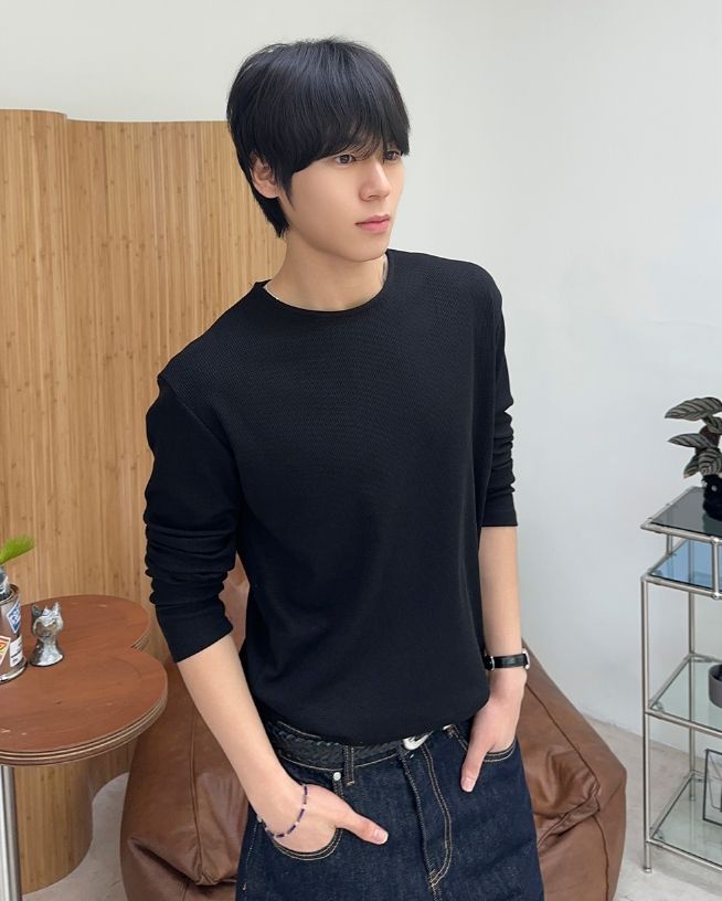 SATIIIZ（サティーズ）の「Crew Waffle Crop Long Sleeve（Tops）」