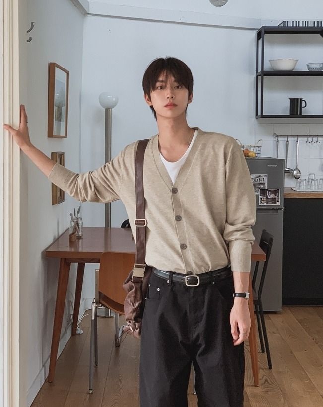 Rodent Basic V-neck Knit Cardigan