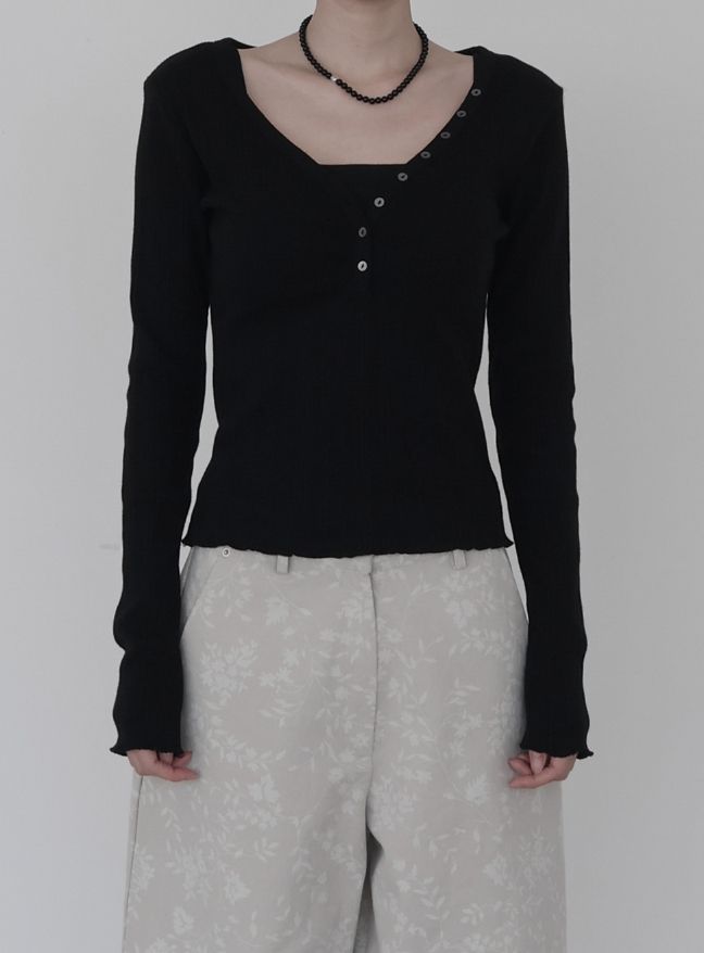 Noir Button Ribbed Tee