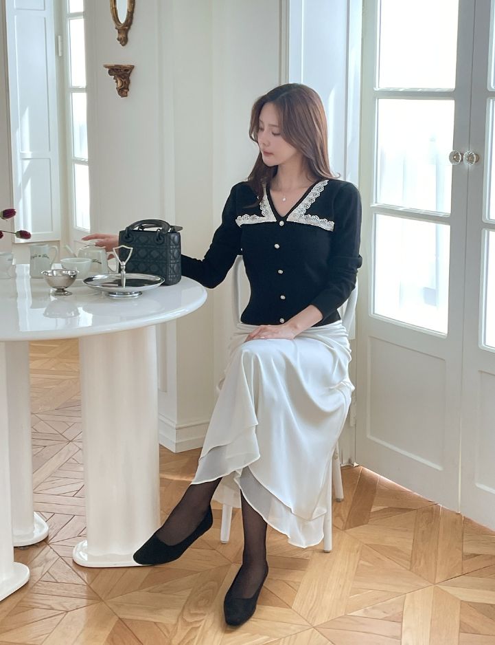 Lomet V-Neck Lace Pearl Knit
