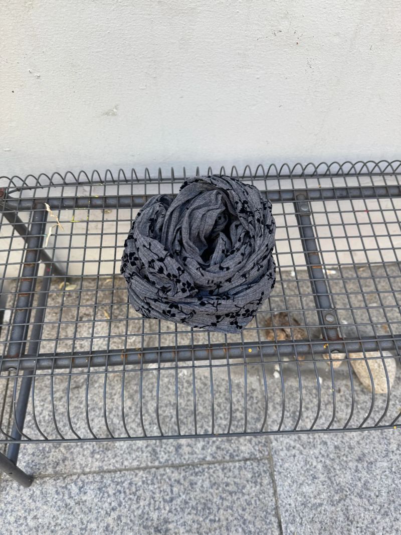 Tiny Posy Scarf - Charcoal