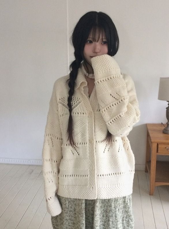 anyonemore(エニーワンモアー)の「ラフィンシックパンチングルーズフィットカラーボタンカーディガン(トップス)」