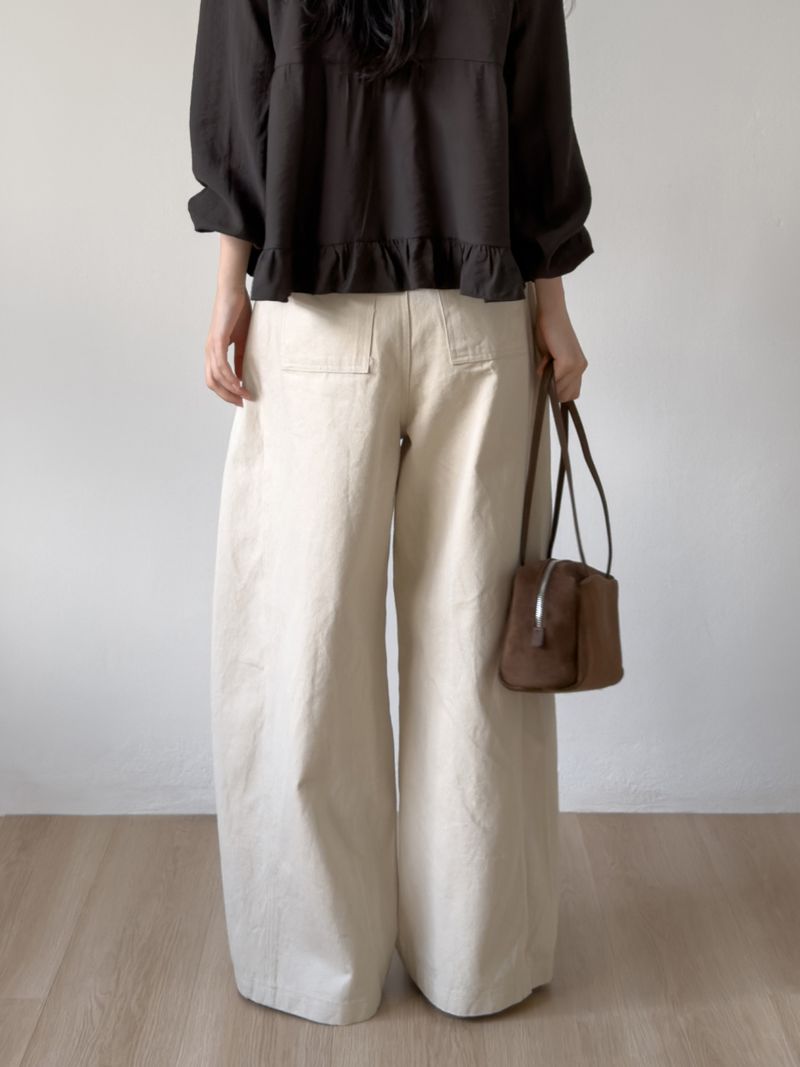 215 Rivet Curved Wide Pants