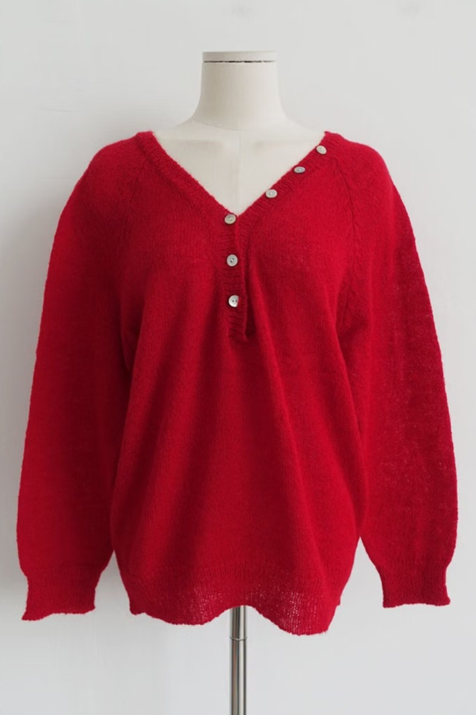 BUTTON-ACCENTED V-NECK KNIT (RED)
