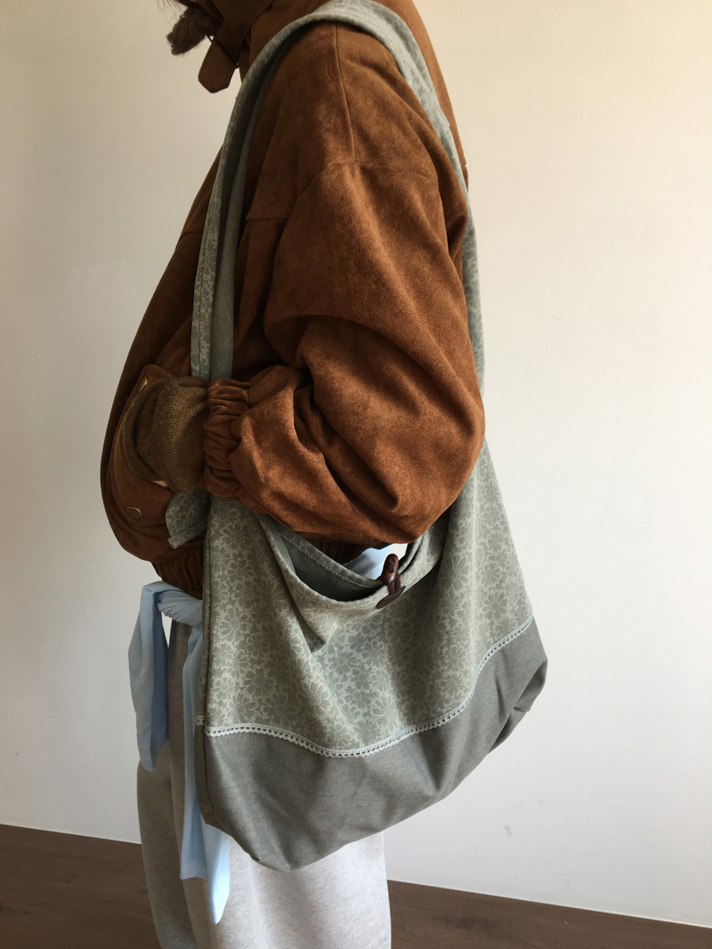 DUGGY（ダギー）の「シュー フラワー ピグメント ショルダー バッグ (2color)（バッグ）」
