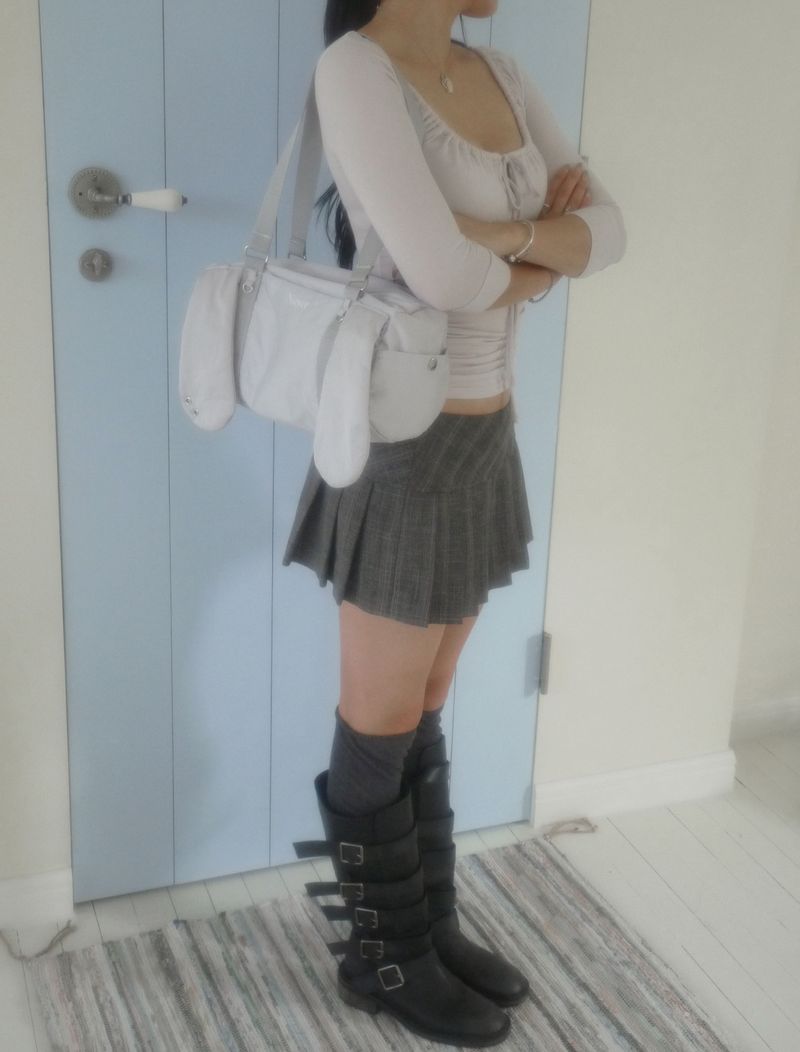 Piercing bunny boston bag _ Grey