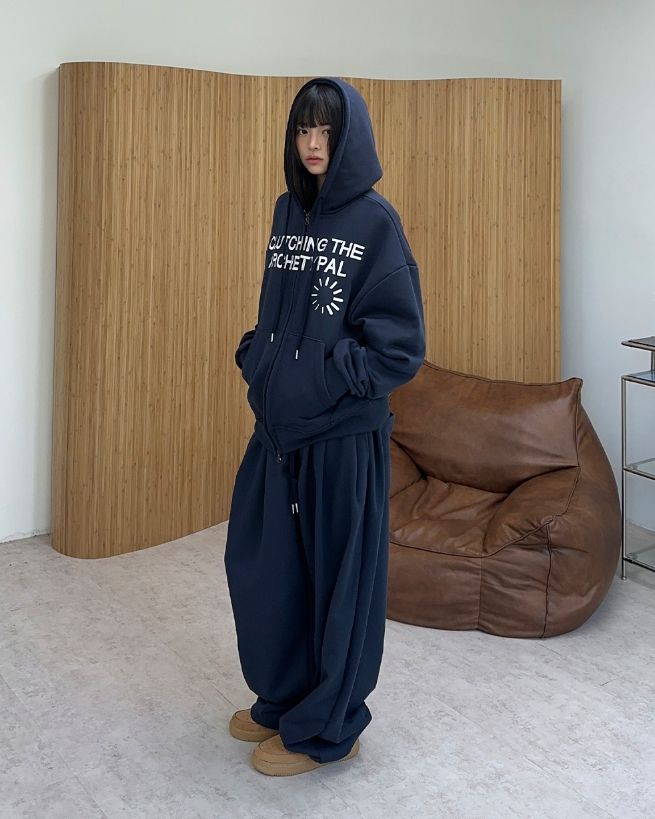 Arc Circle Embroidered Wide Pants