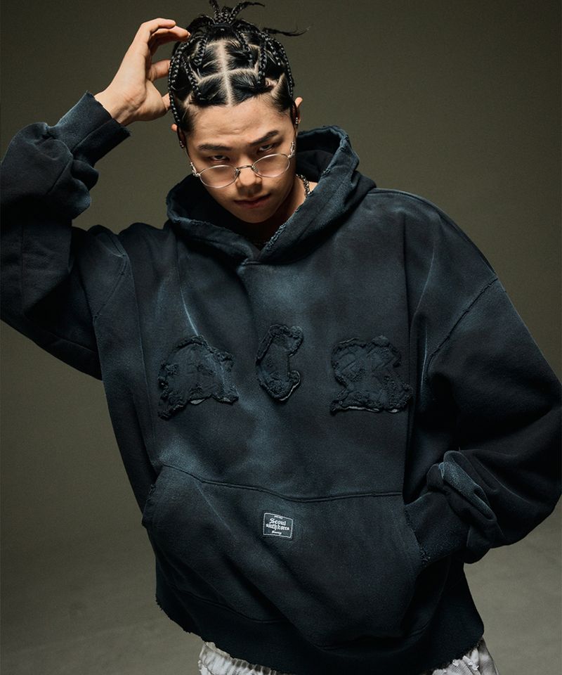 mwoong（モン）の「M.C.R. コードフーディー‐ブラックダーティ（トップス）」