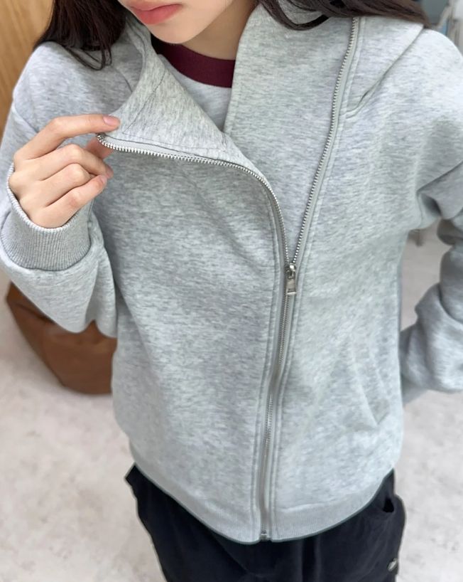 2S Diagonal High-Neck Hood Zip-up