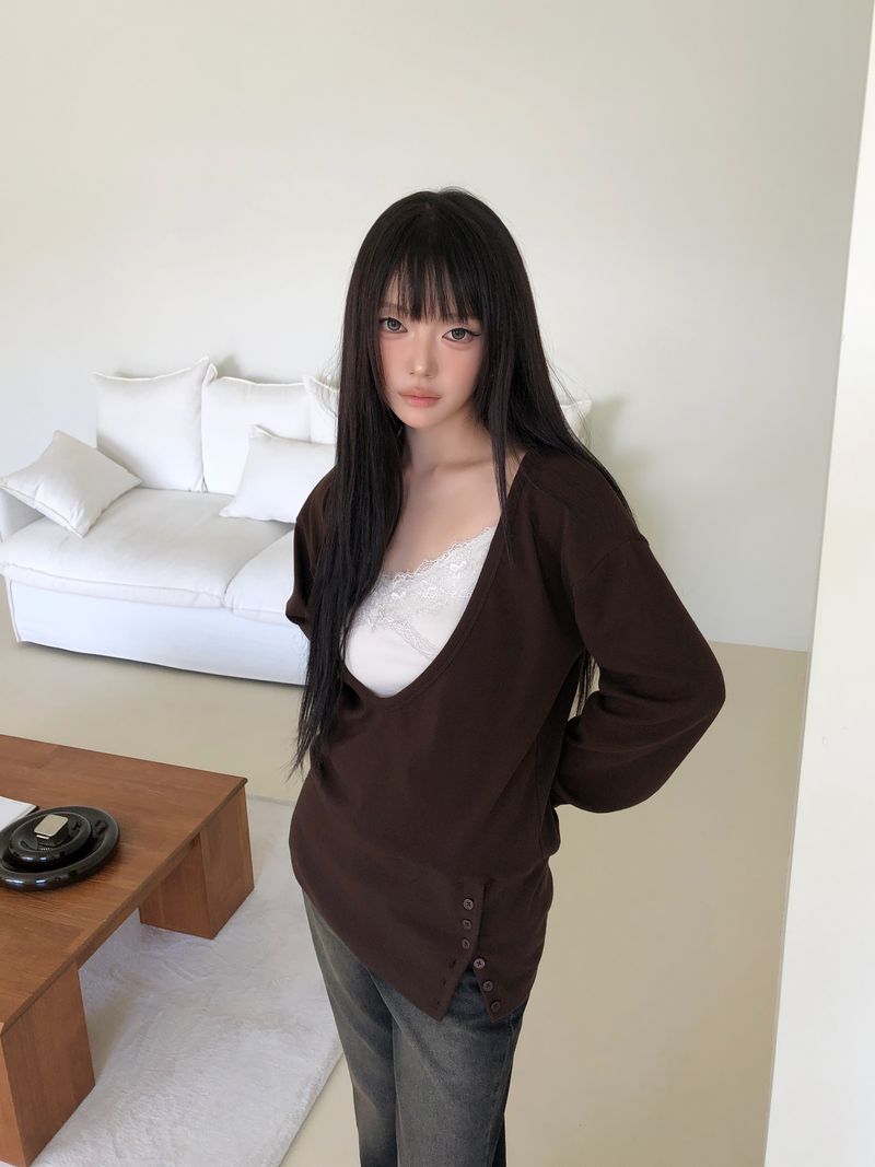 Morang Deep V-Neck Button Sweatshirt