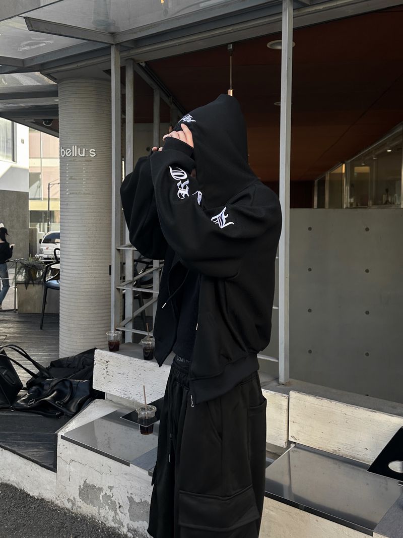 Wayne Lettering Hood Zip-up