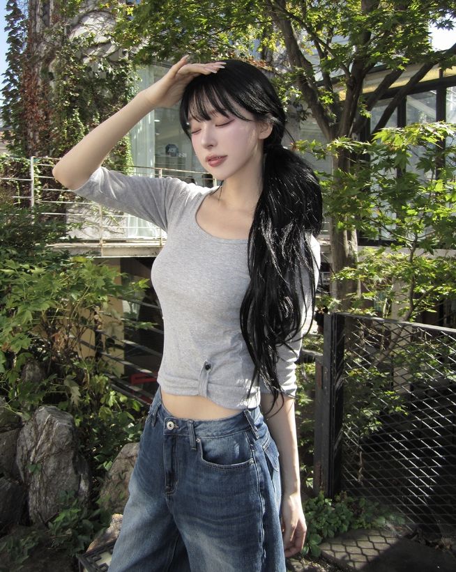 ULAN（ユレン）の「モッズアジャストボタン七分丈Tシャツ（トップス）」