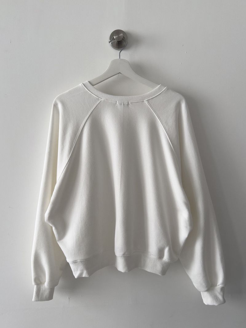 Avang V-Neck Raglan Sweatshirt