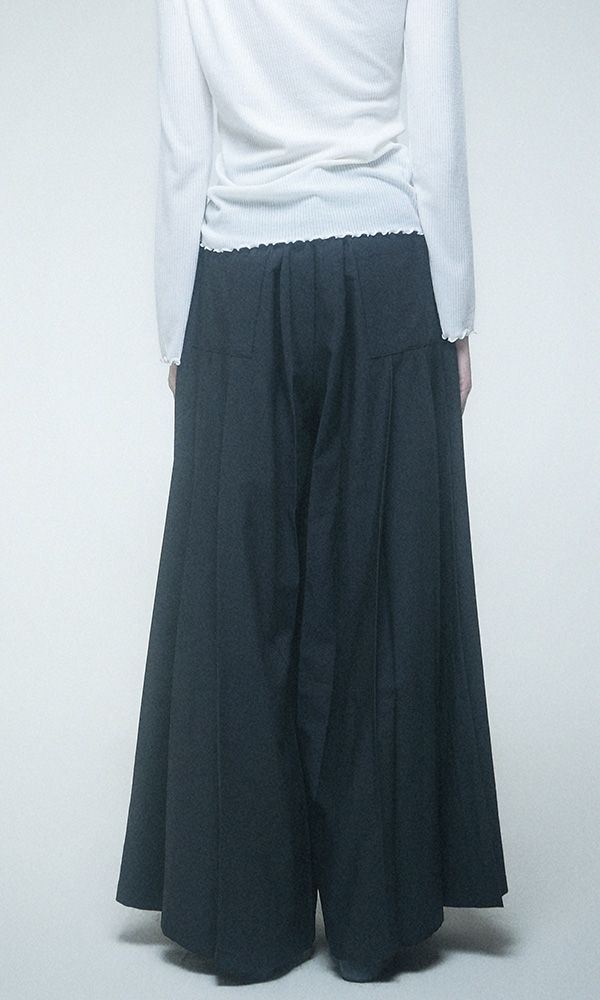 Wide pleated Skirt pants Black