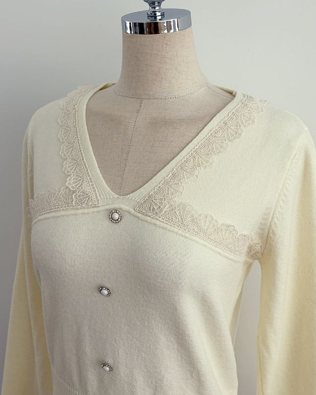 Lomet V-Neck Lace Pearl Knit