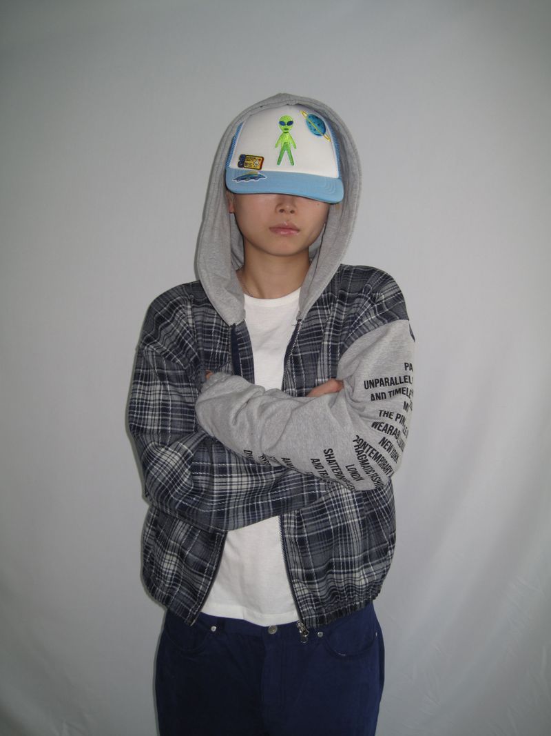 Mokey（モーキー）の「[UNISEX] リ プラッド フーデッド ジップアップ (2 Colors)（トップス）」