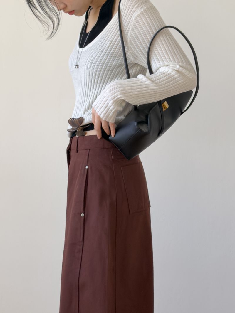 215 Rivet Curved Wide Pants