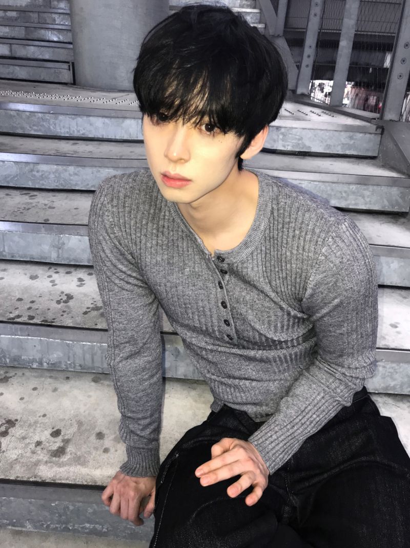 Muscle-Fit Ribbed Henley Neck Knit