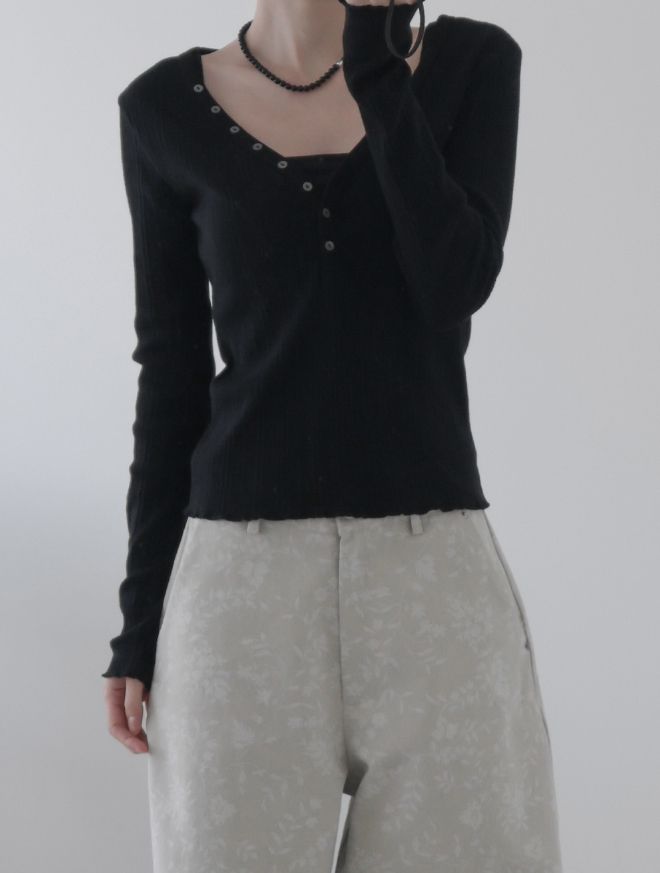Noir Button Ribbed Tee