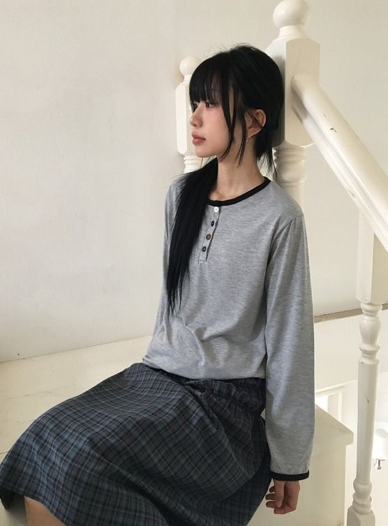 Tero Loose-Fit Henley Neck Long Sleeve Tee