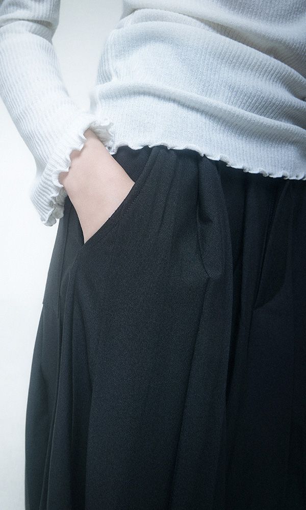 Wide pleated Skirt pants Black
