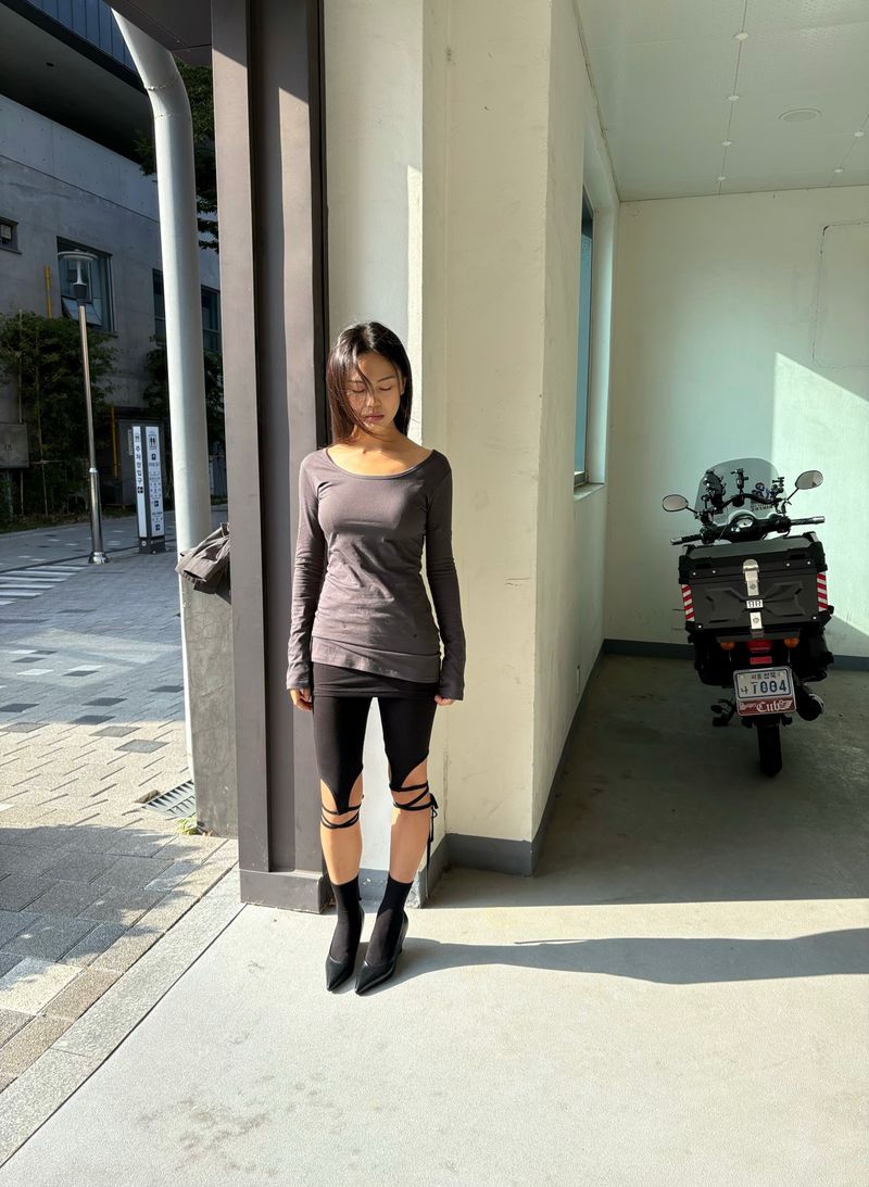 U-Neck Long Tee