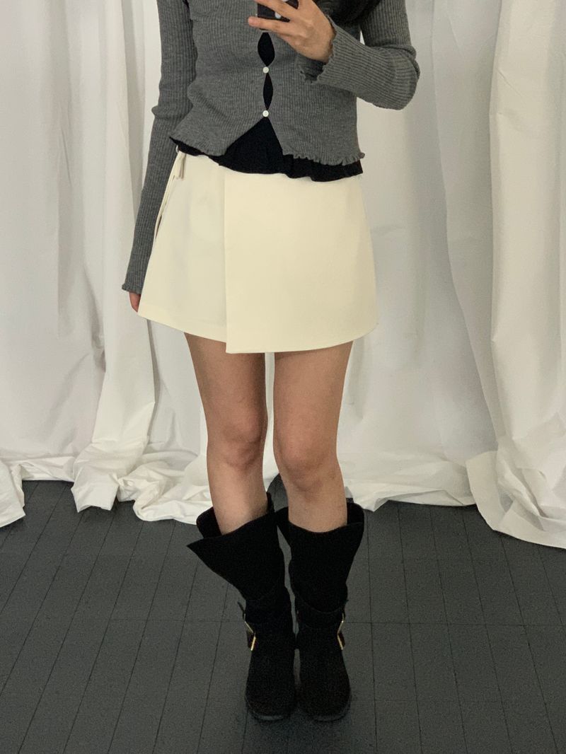 ROIA（ロイア）の「ヴィジェント ラップ リボン ミニ スカート パンツ（スカート）」