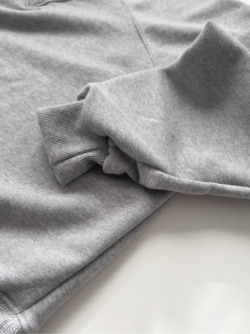 Avang V-Neck Raglan Sweatshirt