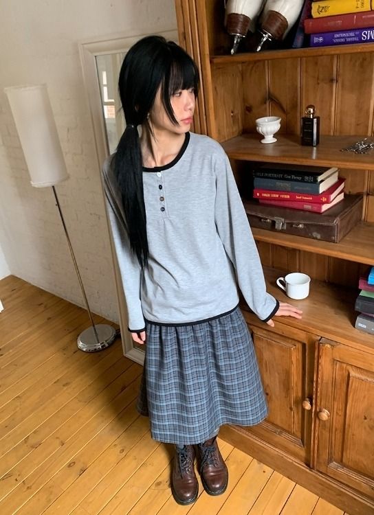 Tero Loose-Fit Henley Neck Long Sleeve Tee