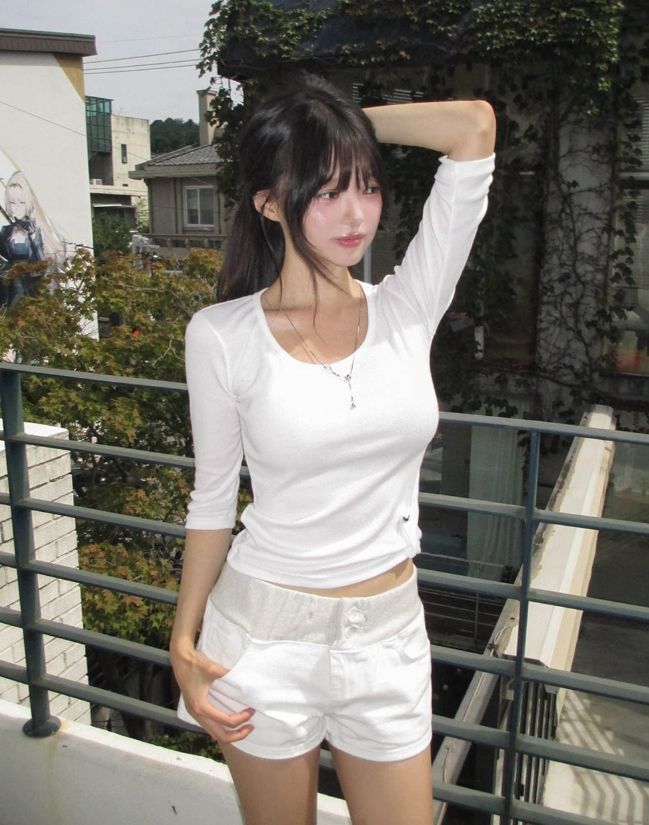 Mods Adjust Button Three Quarter T-shirt