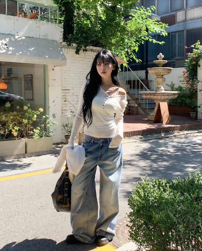 Mored Back Pocket Wide Denim Pants